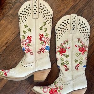 Dingo Poppy Embellished Cowboy Boots 7.5